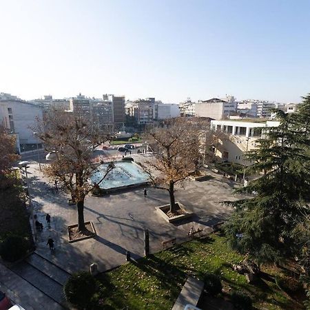 Ferienwohnung Λάρισα Διαμέρισμα Με Θέα Πλατεία Στο Κέντρο Της Πόλης Exterior foto