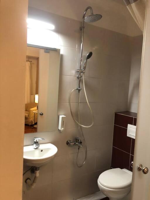 Ferienwohnung Λάρισα Διαμέρισμα Με Θέα Πλατεία Στο Κέντρο Της Πόλης Exterior foto