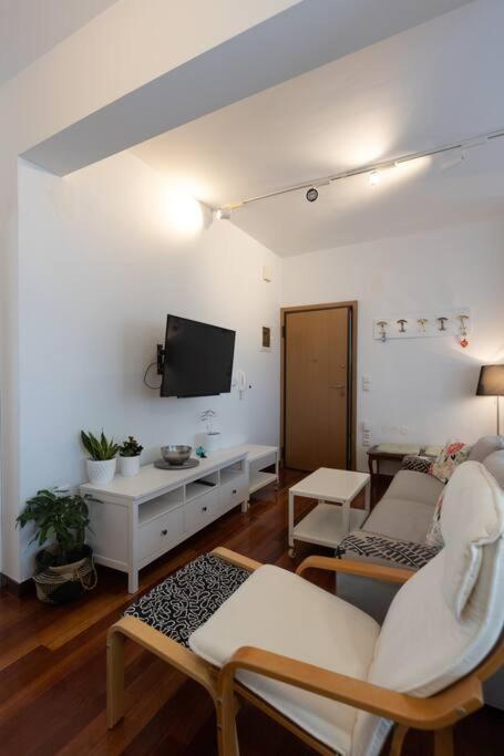 Ferienwohnung Λάρισα Διαμέρισμα Με Θέα Πλατεία Στο Κέντρο Της Πόλης Exterior foto